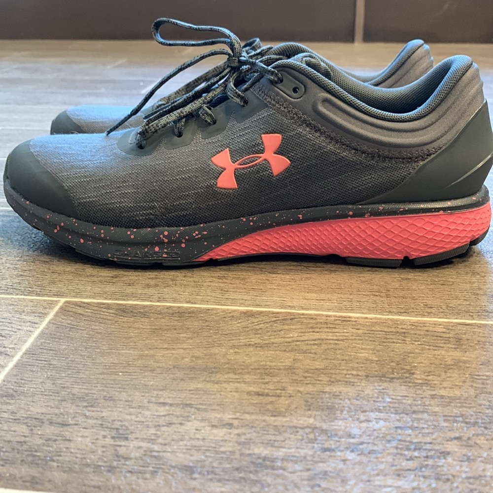 Women’s Sz 10 Under Armor Charged Escape